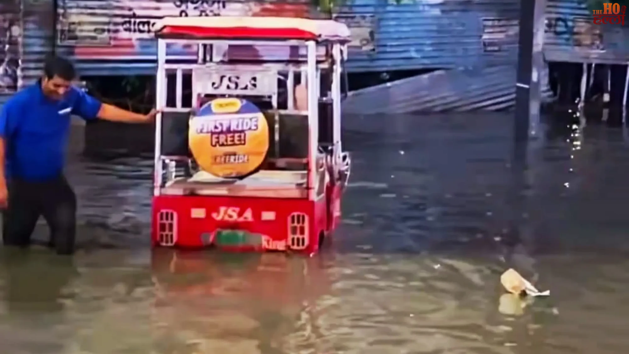 gorakhpur-heavy-rain-waterlogging-mayor-gohit-traders-protest (3)