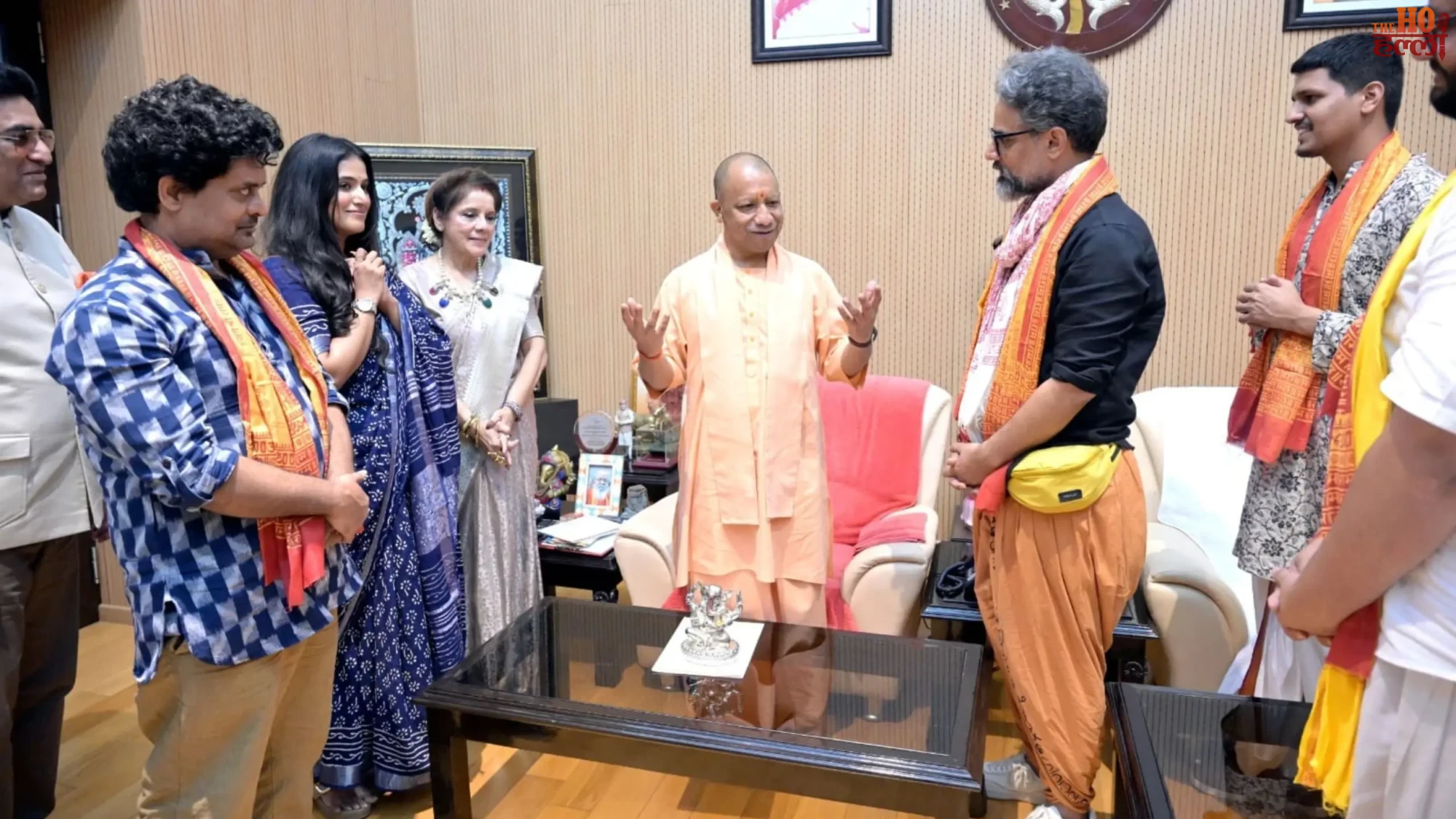 hanuman-ansh-movie-team-meets-cm-yogi-neem-karoli-baba
