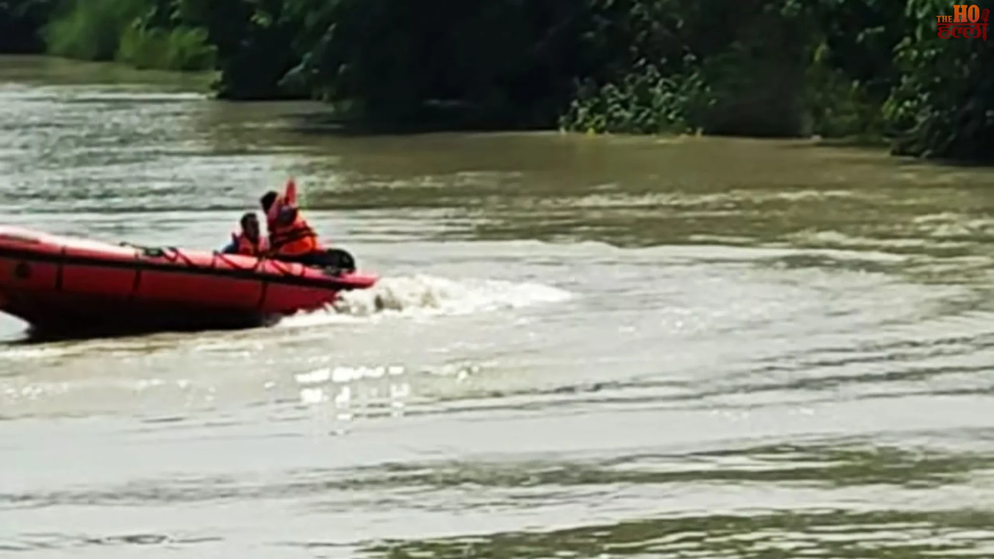 hardoi-canal-accident-teacher-avneesh-bike-monkey-collision (2)
