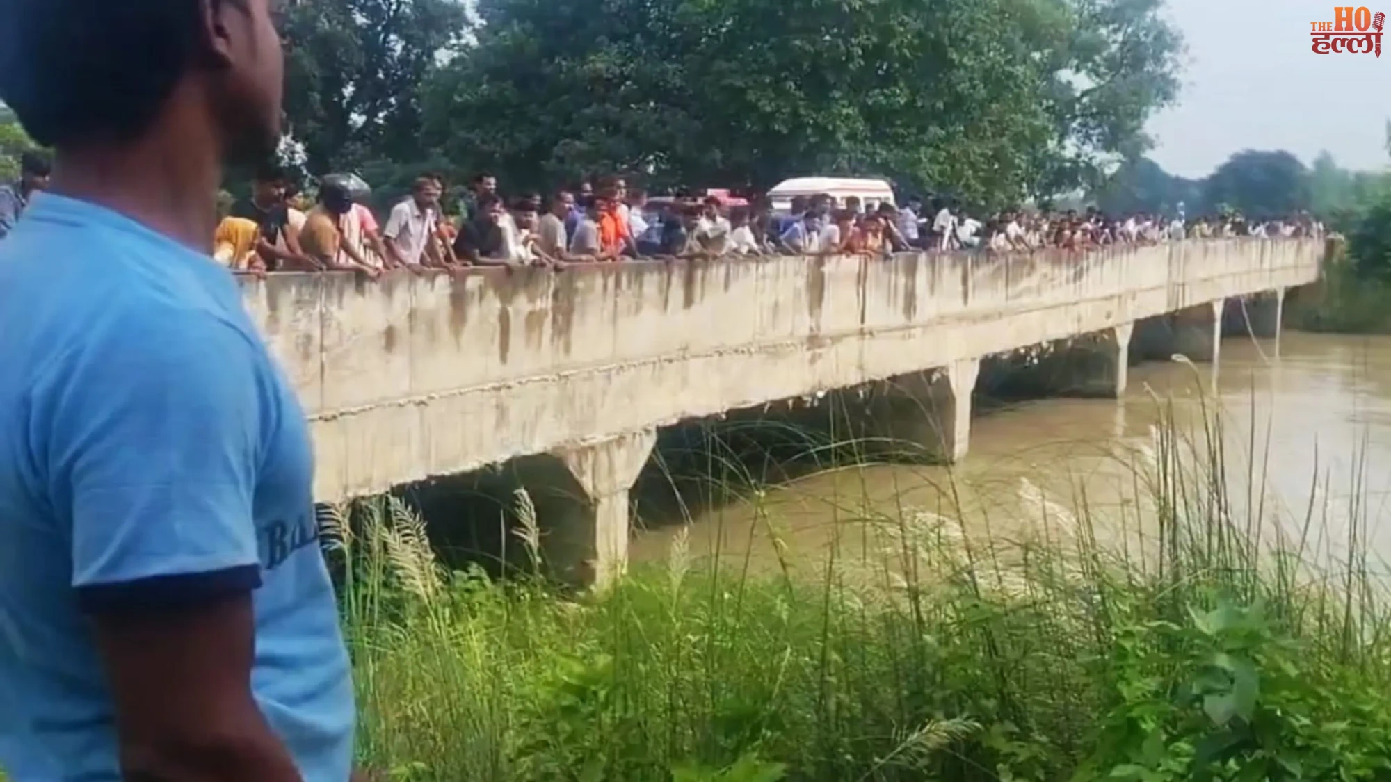 hardoi-canal-accident-teacher-avneesh-bike-monkey-collision