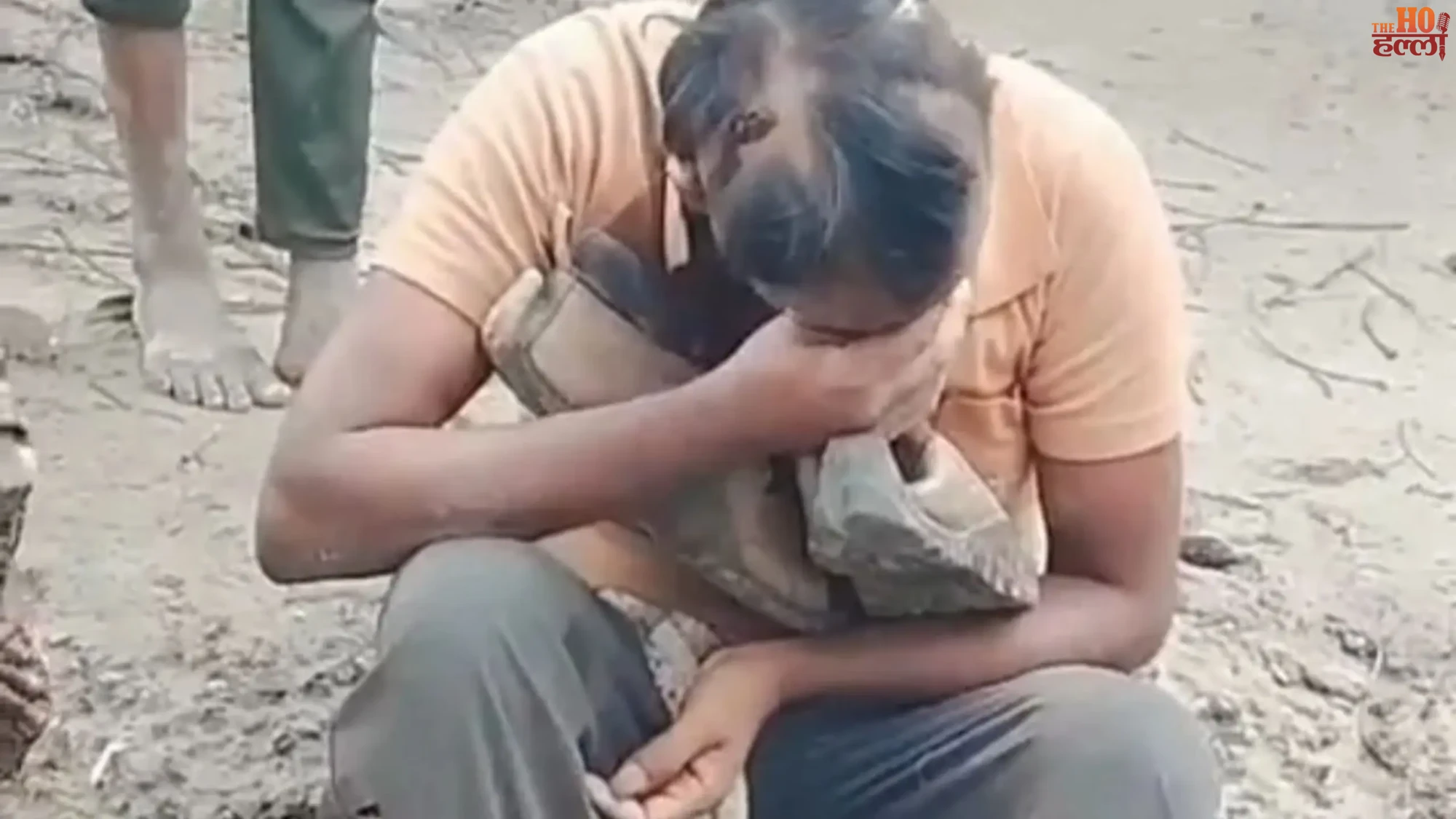 hardoi-news-insta-lover-head-shaved-shoes-garland-viral-video-fir