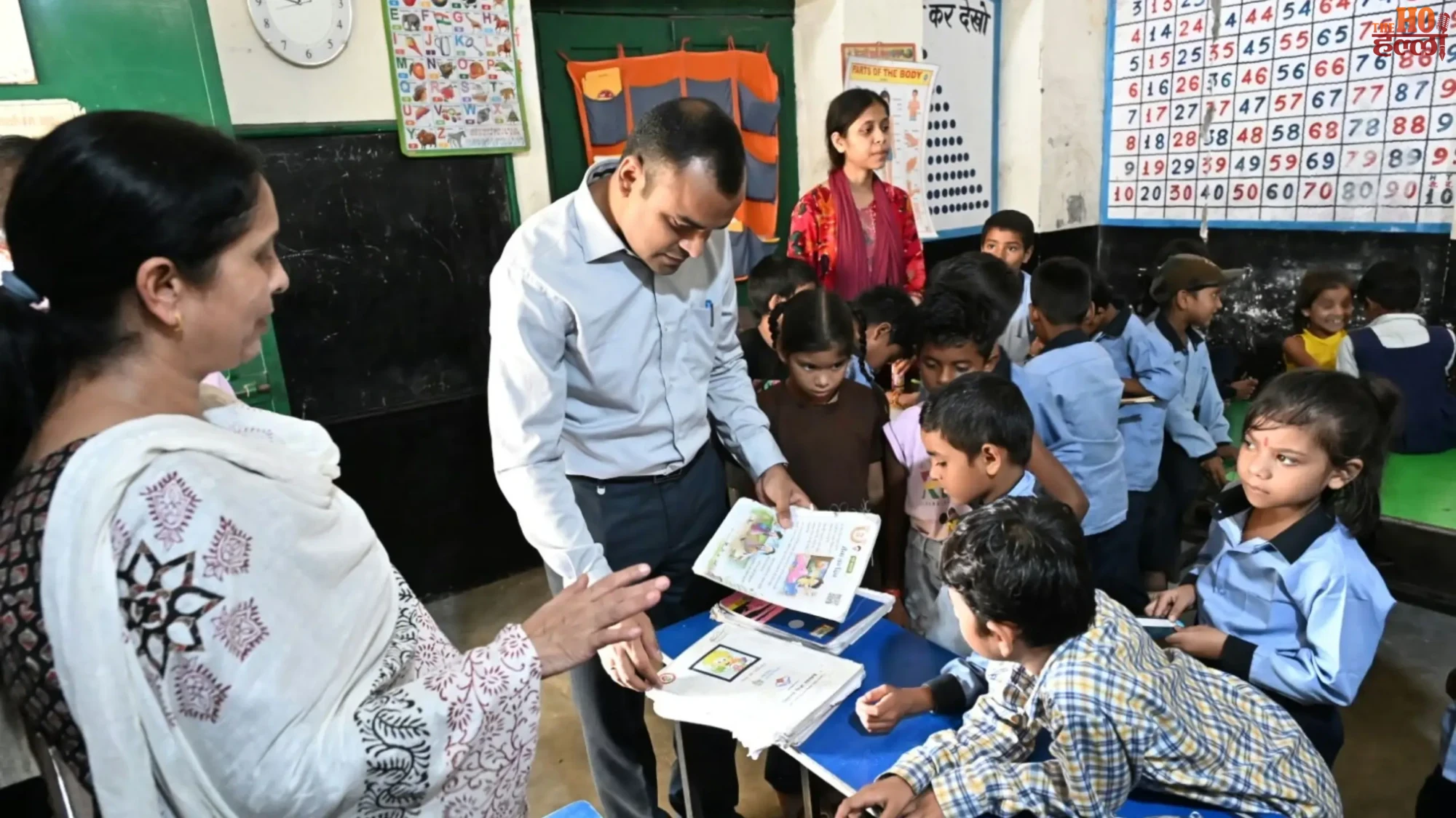 haridwar-dm-mayur-dixit-school-inspection-mid-day-meal-review (2)