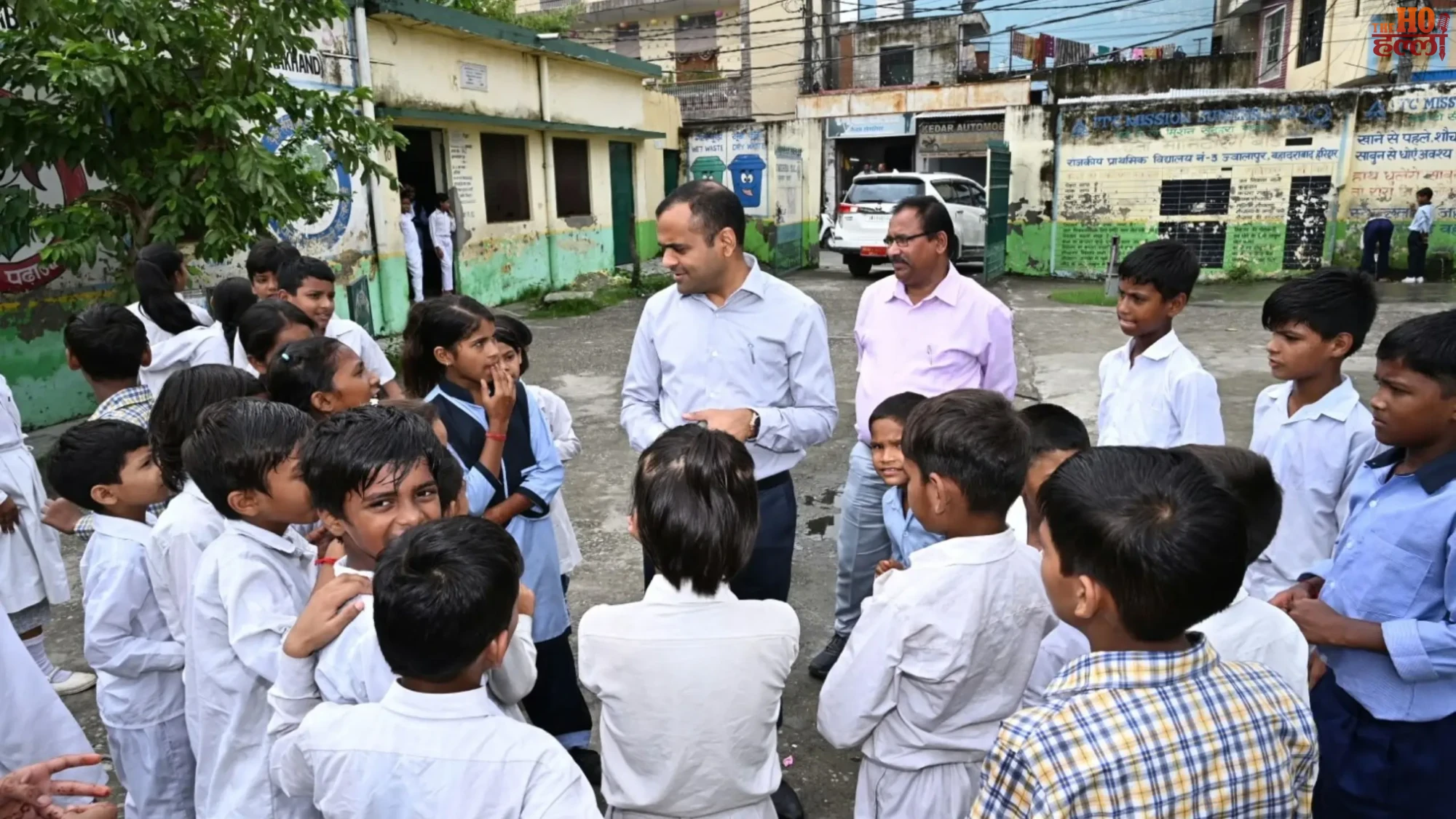 haridwar-dm-mayur-dixit-school-inspection-mid-day-meal-review (3)