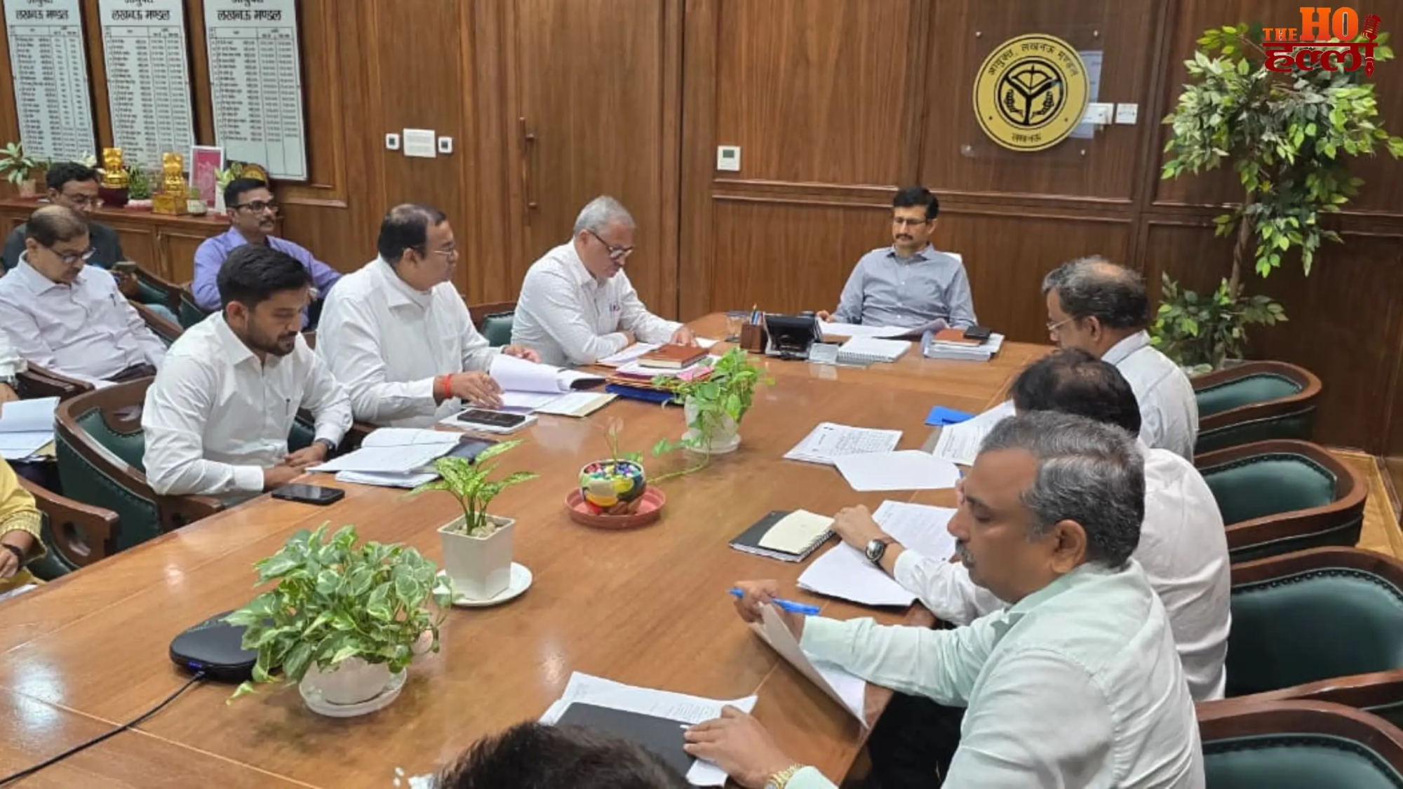 lucknow-division-road-safety-meeting-commissioner-school-vehicles-fitness (2)