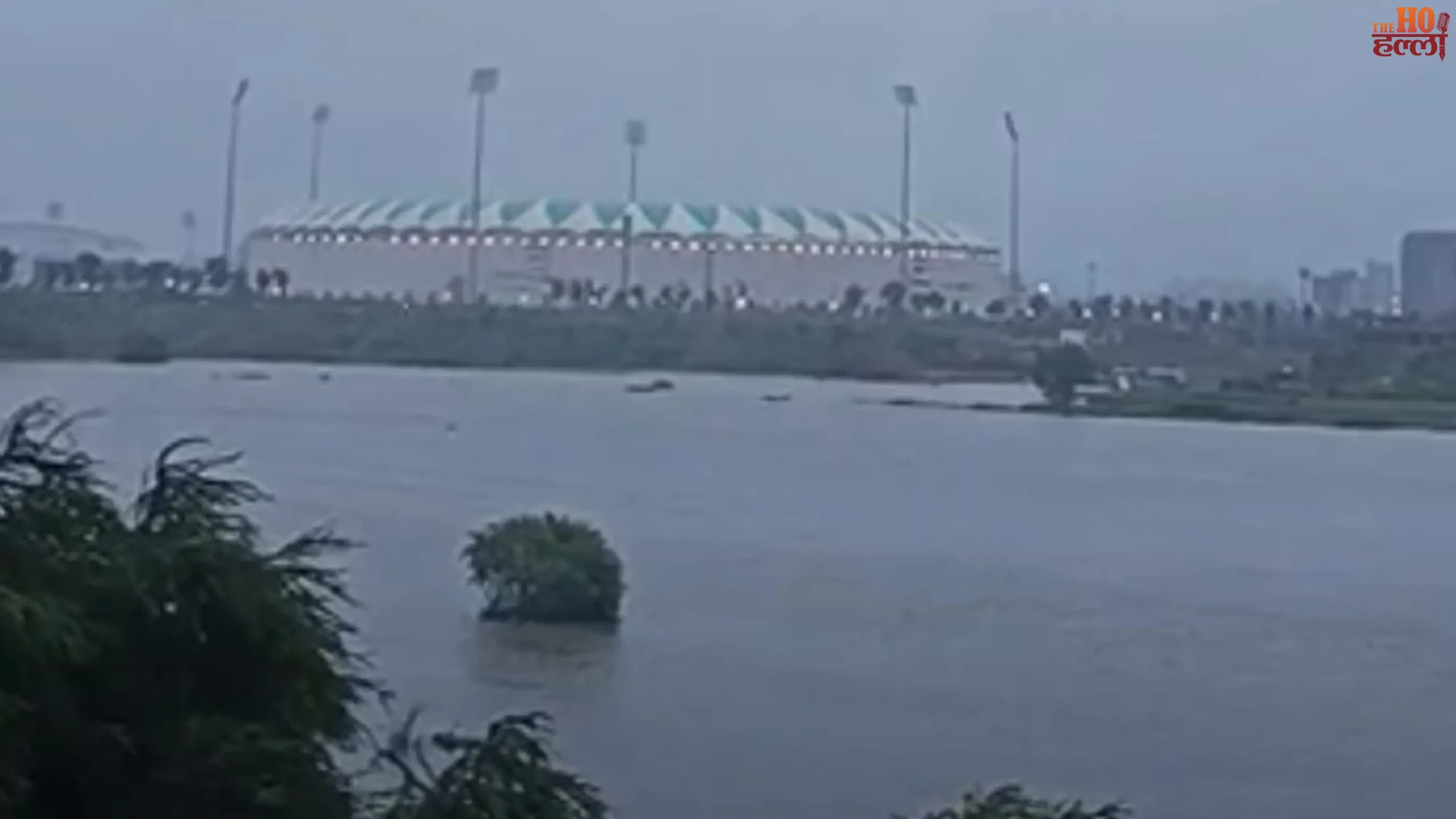 lucknow-gomti-river-water-level-rises-heavy-rain-gaughat-barrage-gates-open (2)