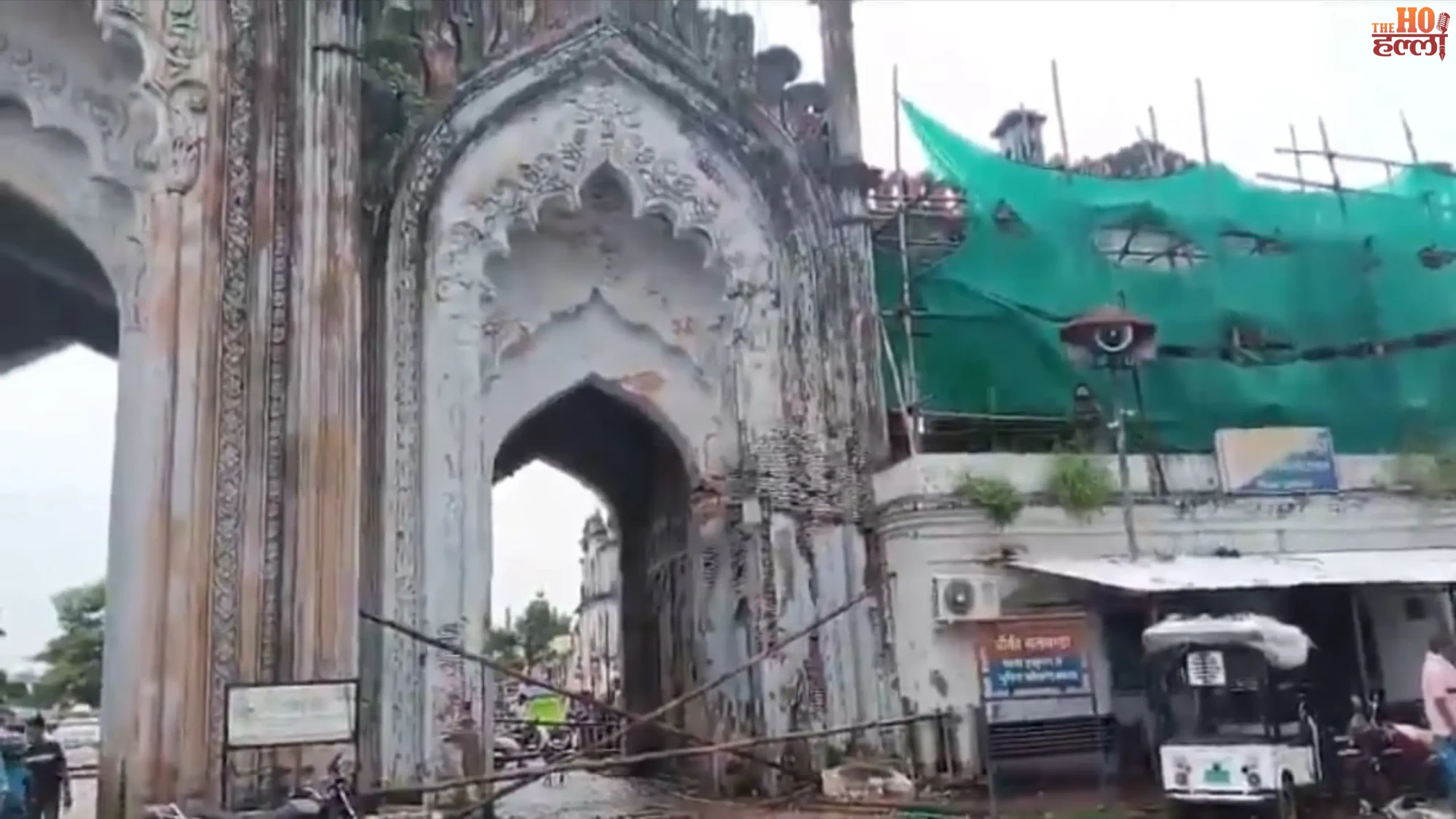 lucknow-heavy-rain-chhota-imambara-historic-building-roof-collapse