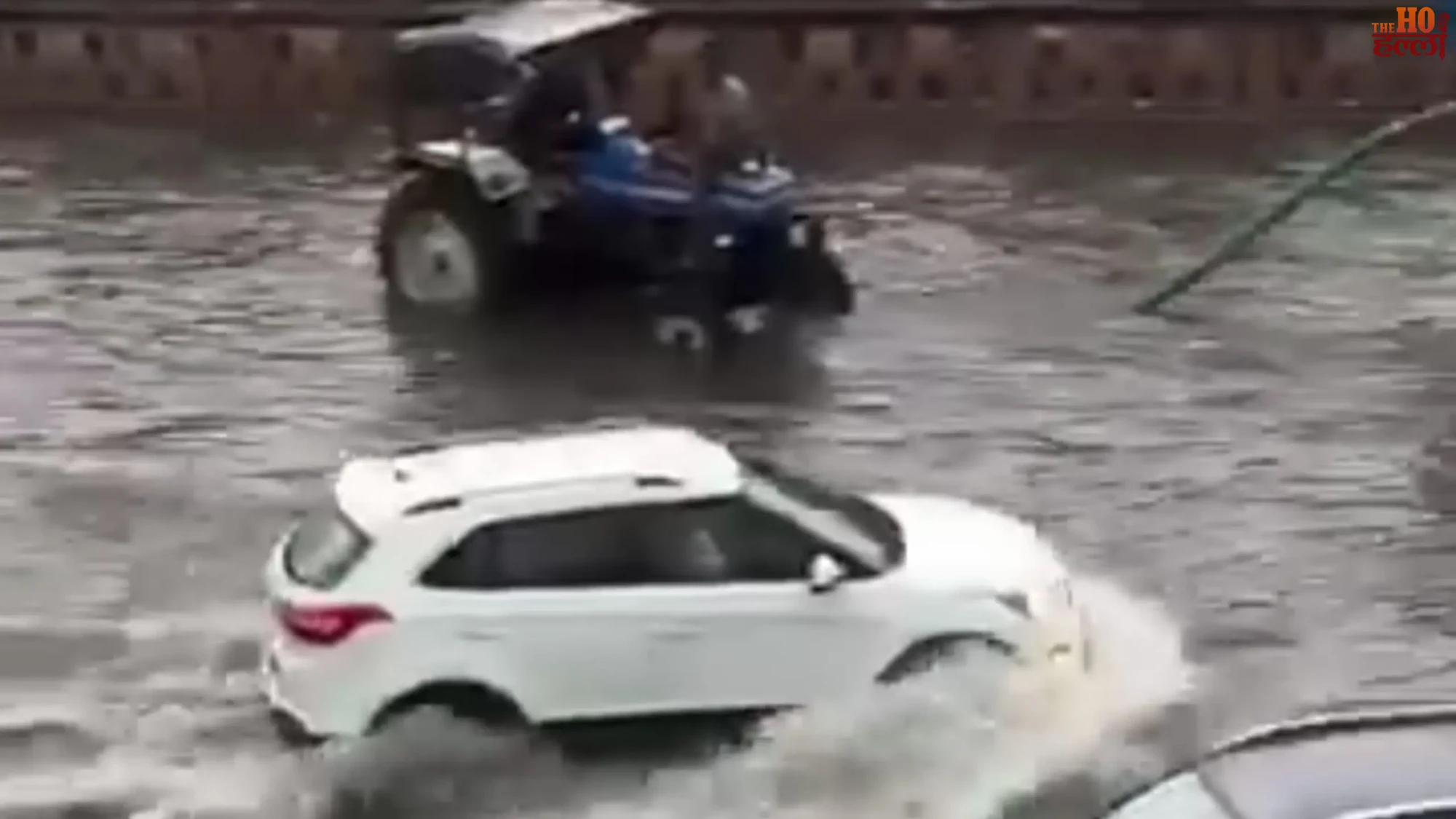 lucknow-heavy-rain-waterlogging-forty-hours-schools-closed-weather-alert (3)