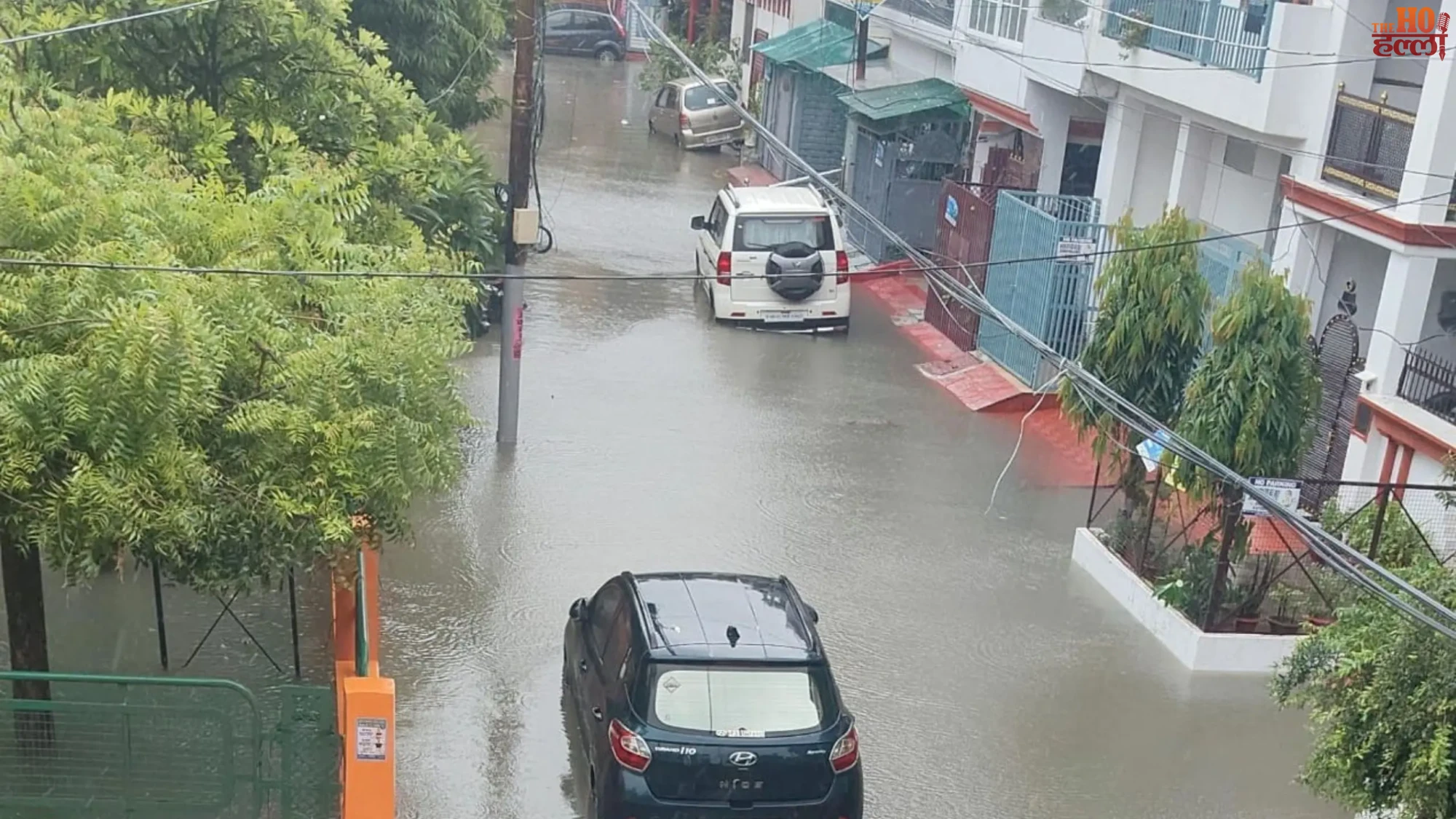 lucknow-heavy-rain-waterlogging-forty-hours-schools-closed-weather-alert