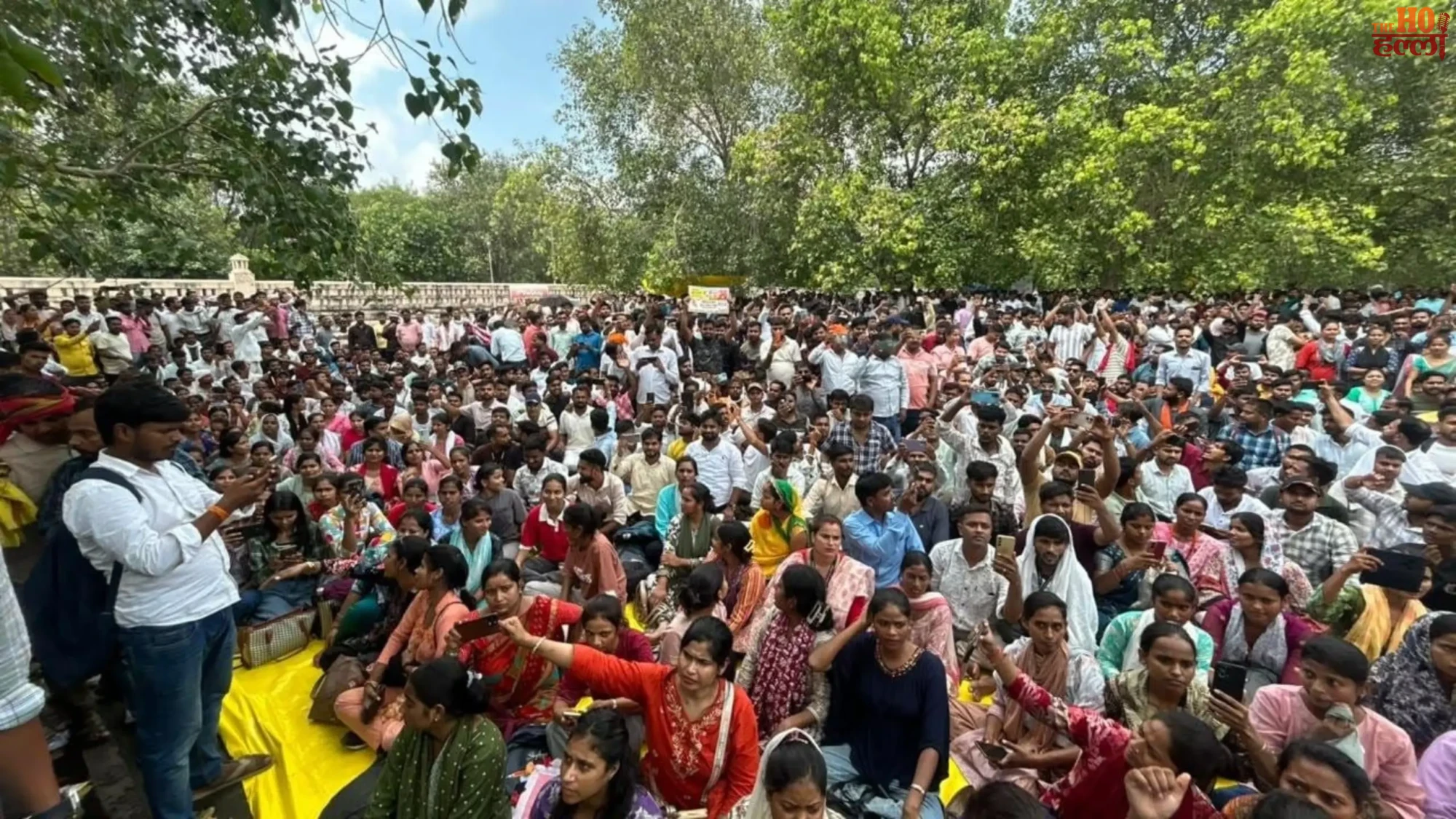 lucknow-panchayat-sahayak-protest-eco-garden-swami-prasad-chandra-shekhar (3)