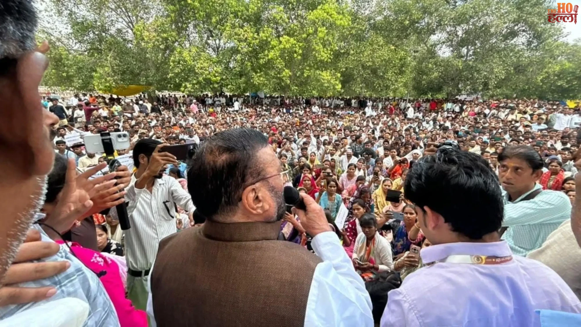 lucknow-panchayat-sahayak-protest-eco-garden-swami-prasad-chandra-shekhar