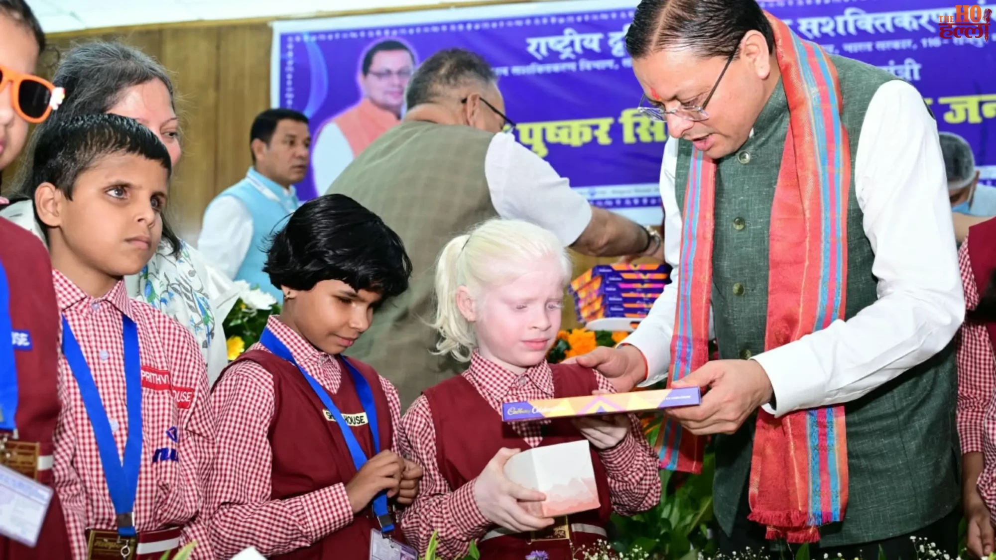 pushkar-singh-dhami-birthday-disabled-children-dehradun-niepvd (2)
