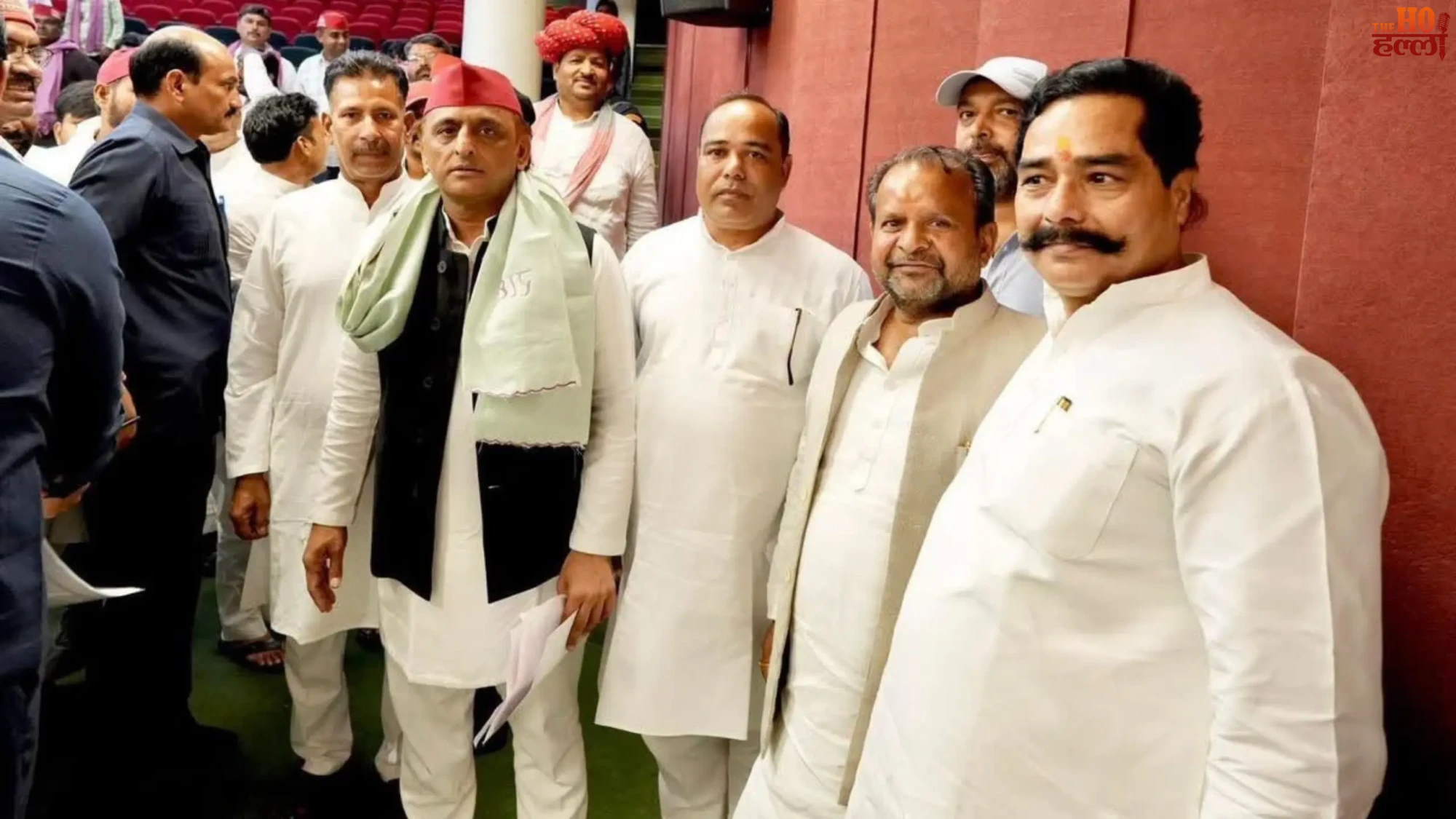 sanjay-nishad-mata-prasad-pandey-meeting-up-assembly-elections-sp (2)