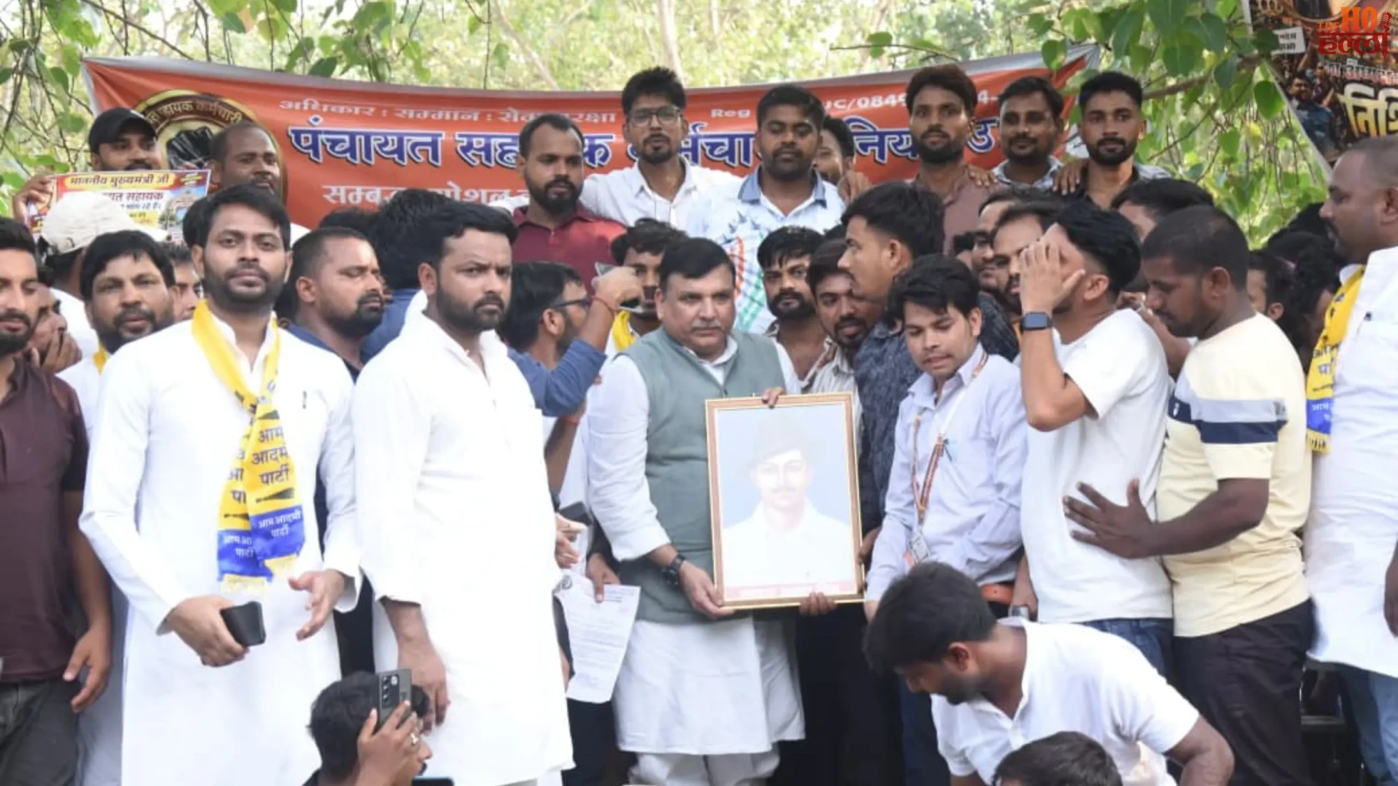 sanjay-singh-panchayat-assistants-protest-30000-honorarium-lucknow