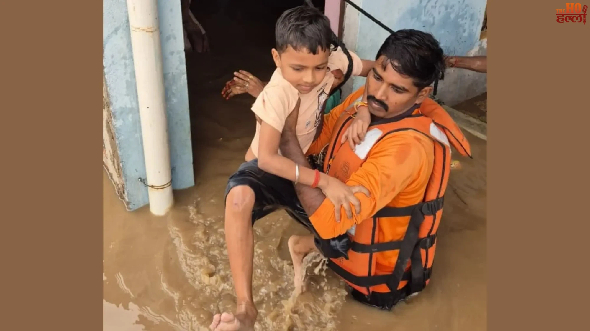 up-flood-news-relief-rescue-operation-23-districts-yogi-govt