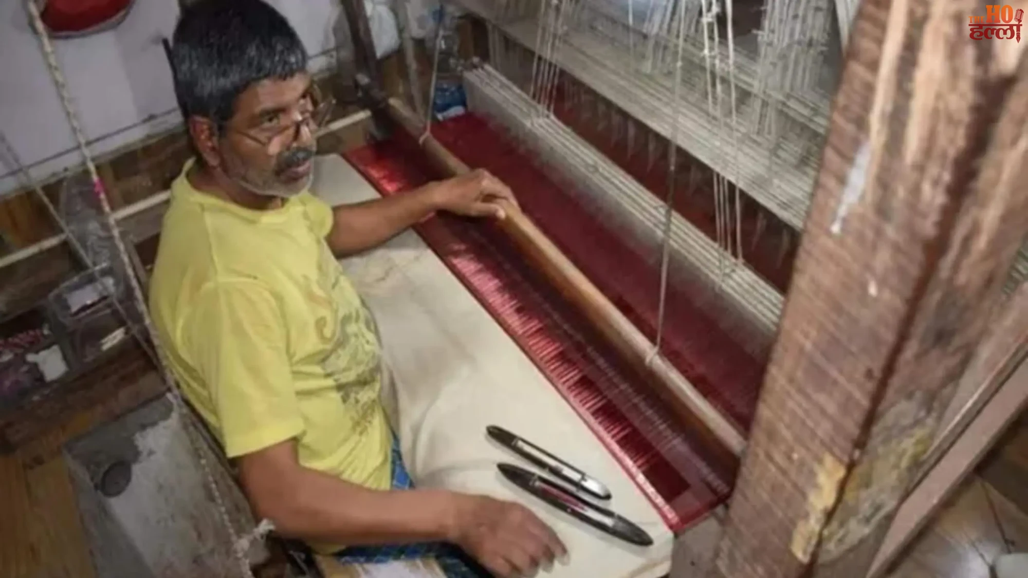 up-hospitals-handloom-bedsheets-weaver-support-rakesh-sachan (2)