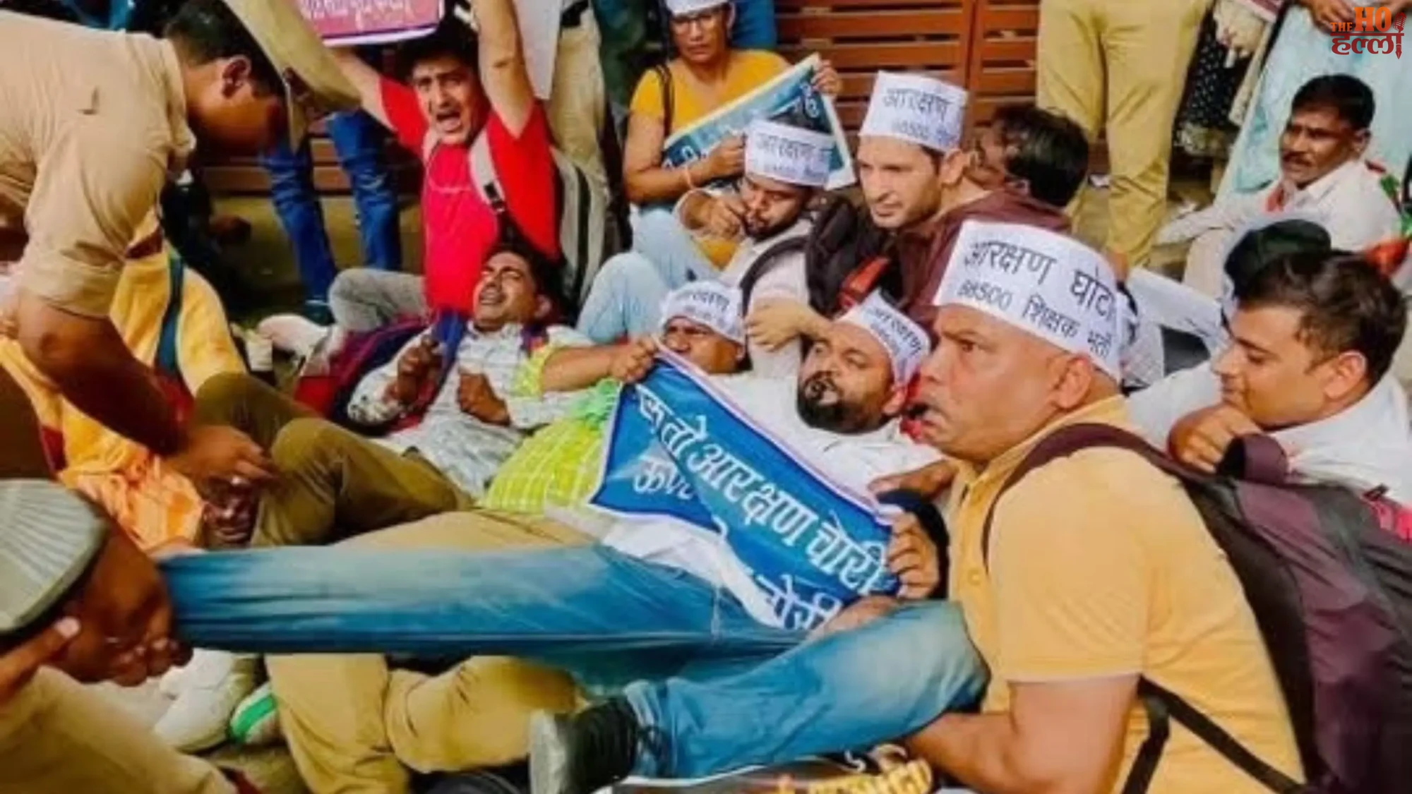 up-news-bjp-office-protest-68500-teacher-recruitment-reservation-issue (3)