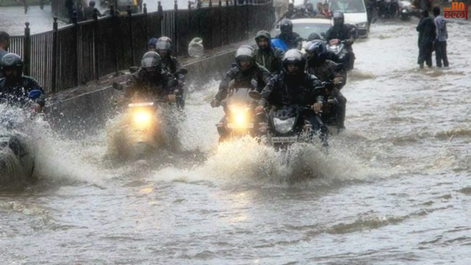 up-weather-news-heavy-rain-alert-schools-closed-in-several-districts