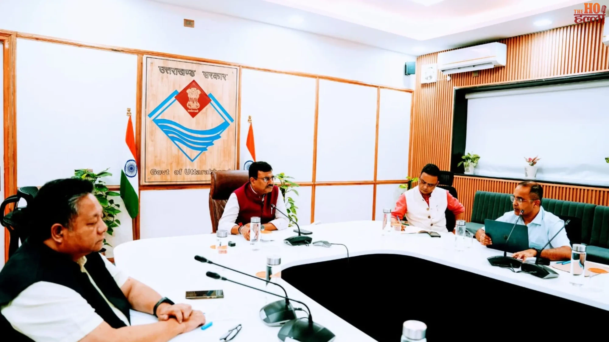 uttarakhand-chief-secretary-anand-bardhan-review-meeting-absent-doctors-list