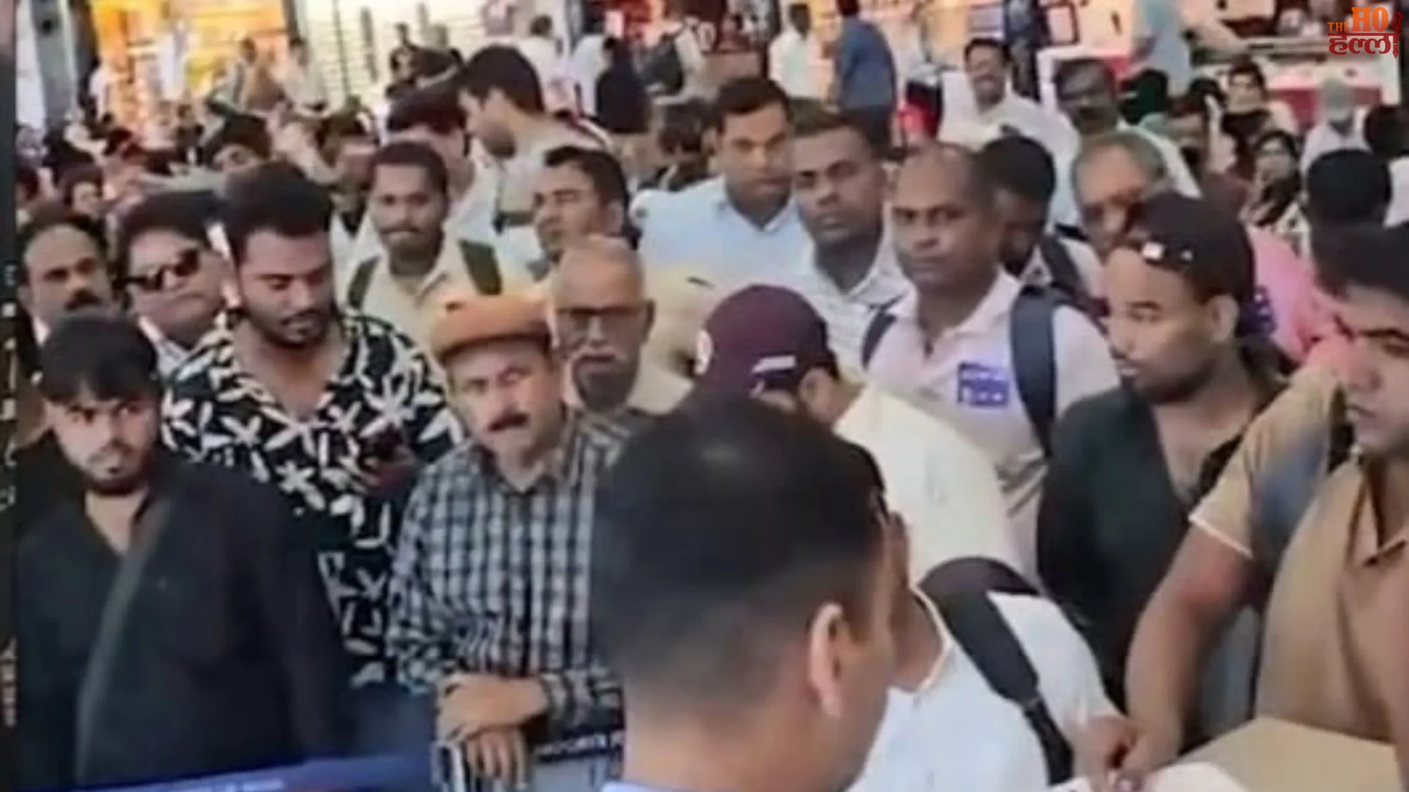 varanasi-airport-indigo-flight-delay-pilot-ear-pain-bengaluru (3)