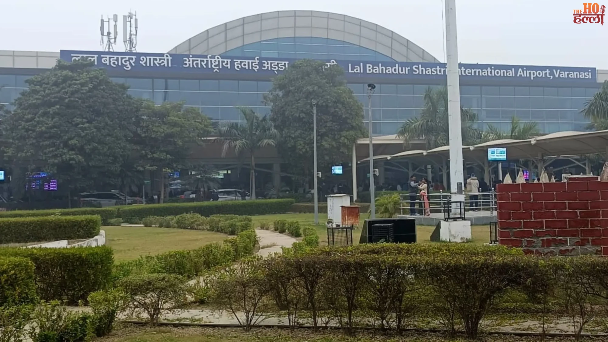 varanasi-airport-indigo-flight-delay-pilot-ear-pain-bengaluru