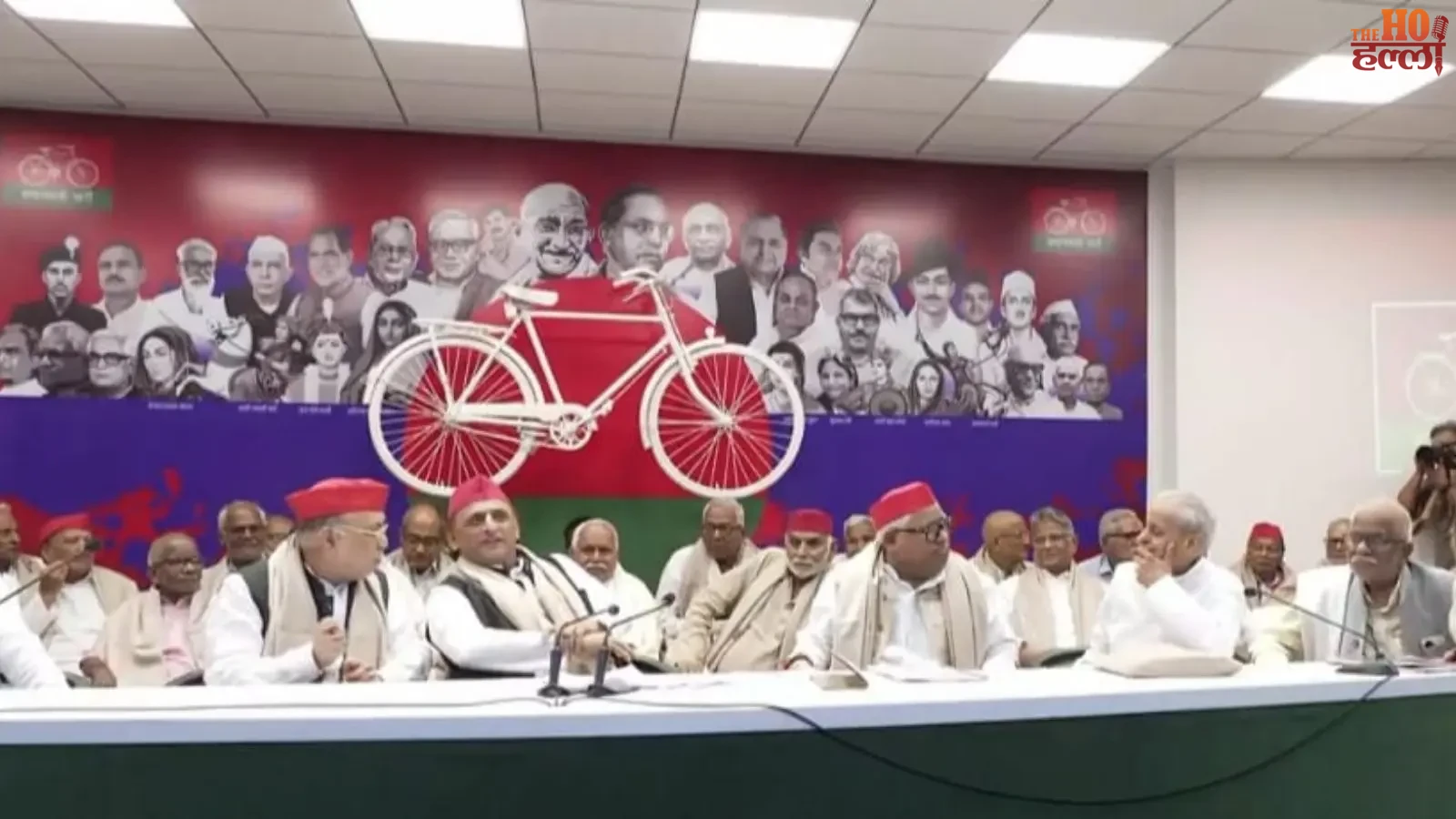 akhilesh-yadav-press-conference-gen-z-slogan-democracy-fighters (2)