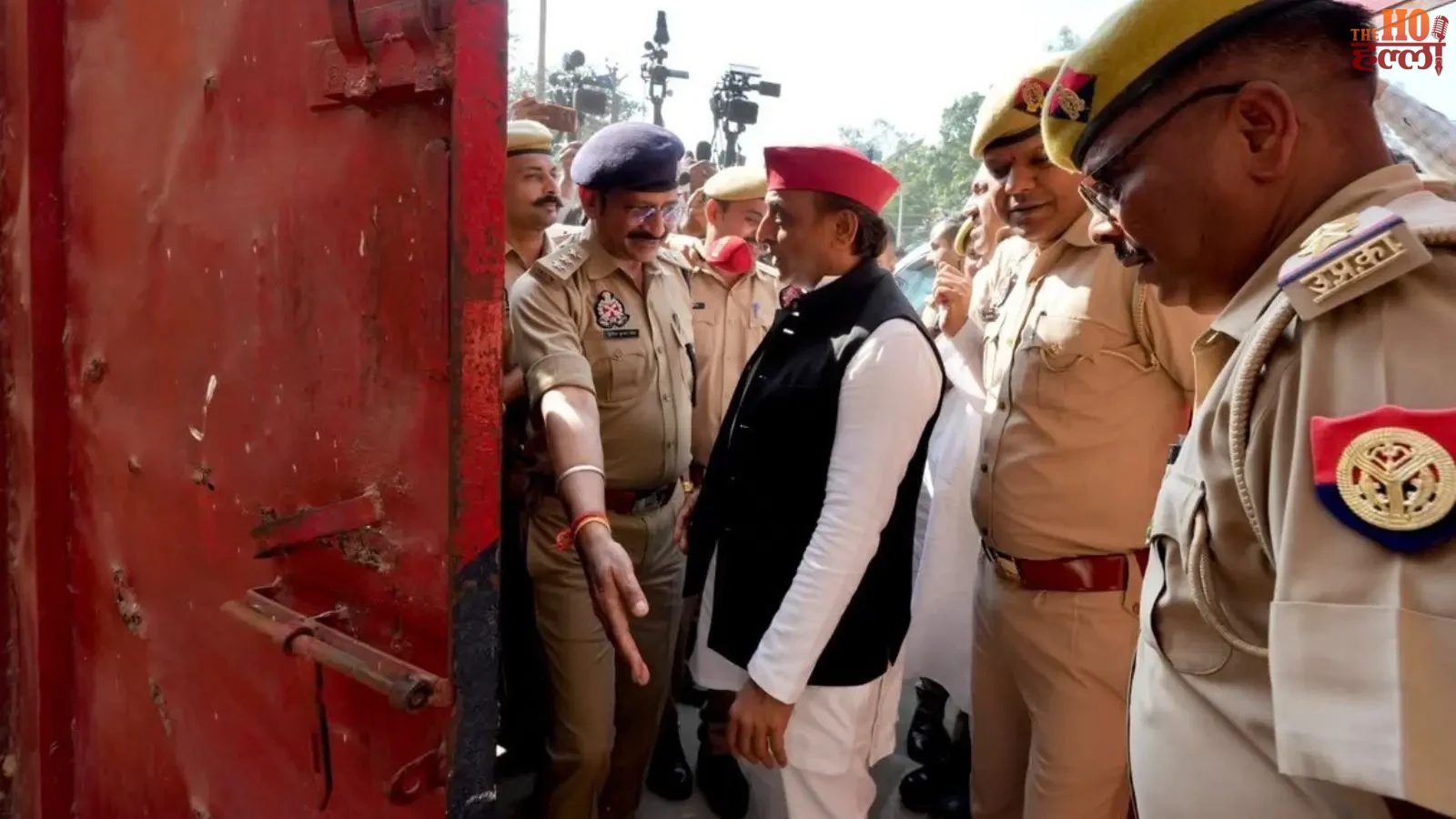 akhilesh-yadav-ramp-jail-azam-khan-rajbhar (2)