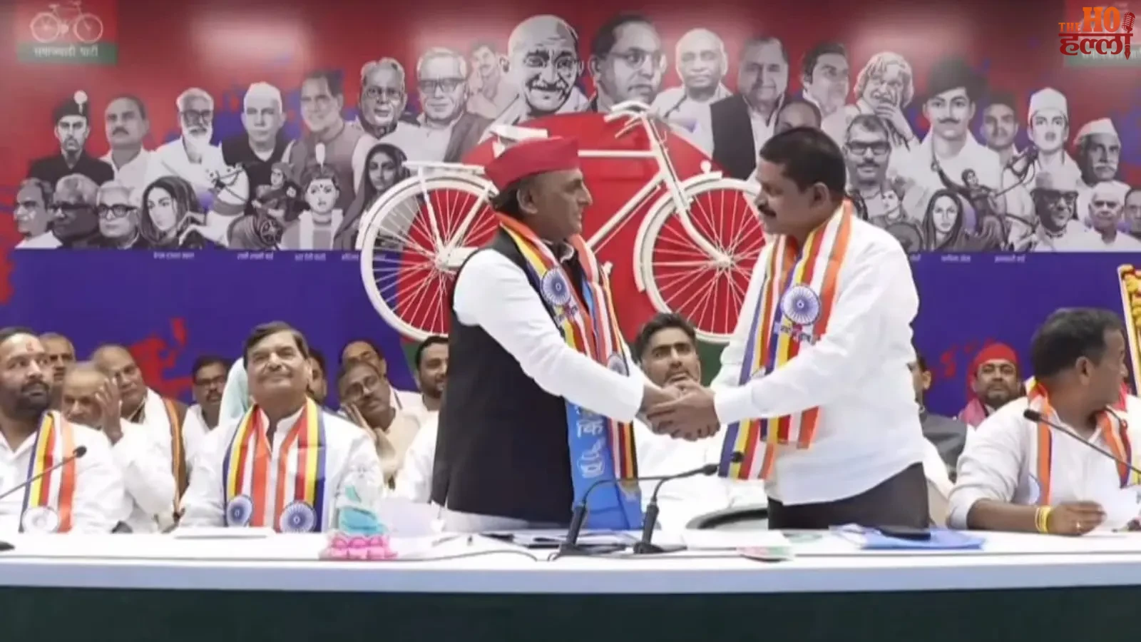 akhilesh-yadav-sapa-mein-naye-neta-shamil-up-chunav-2027 (2)