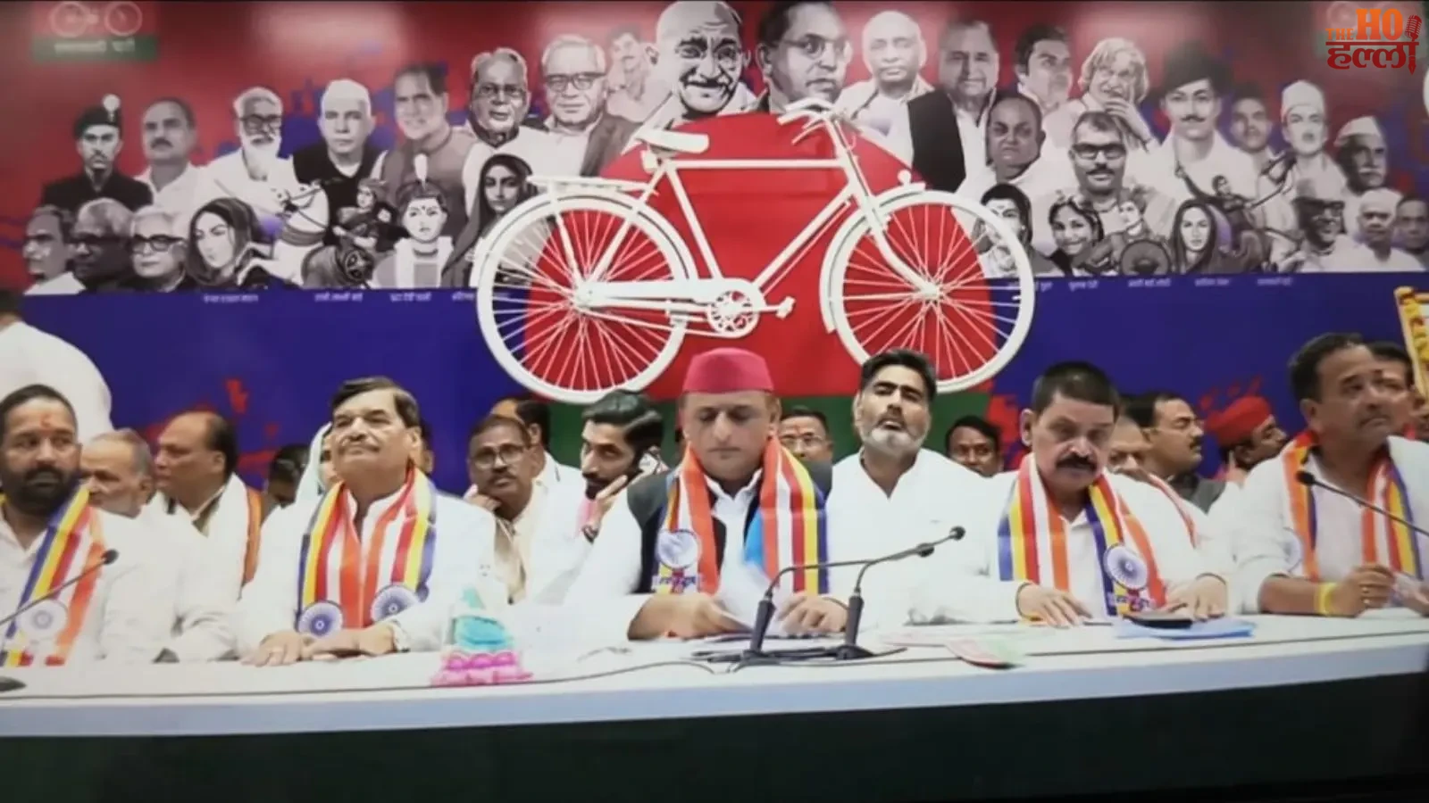 akhilesh-yadav-sapa-mein-naye-neta-shamil-up-chunav-2027 (3)