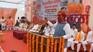 Ayodhya News : मोदी के 25 साल के सेवा संकल्प पर जली सेवा ज्योति, गरुड़ द्वार तक निकली यात्रा