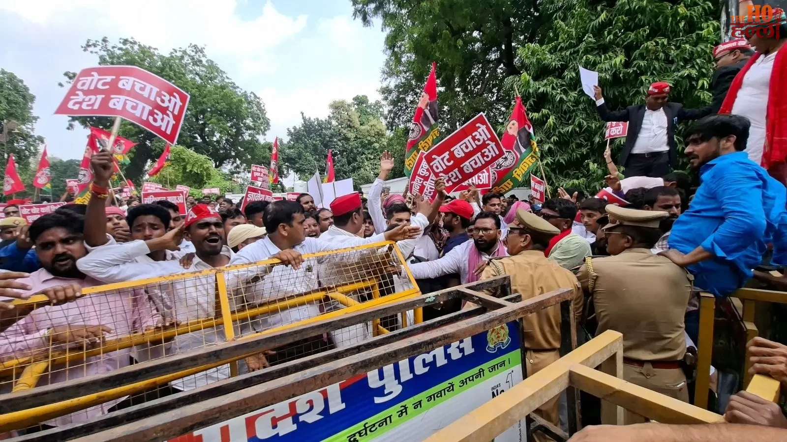 ayodhya-sp-protest-cec-gyanesh-kumar-resignation-effigy (2)