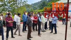 डालकन्या कॉलेज प्रकरण : ग्रामीणों की निष्पक्ष जांच की मांग, बीईओ बोलीं- ऐसी घटनाएं बर्दाश्त नहीं