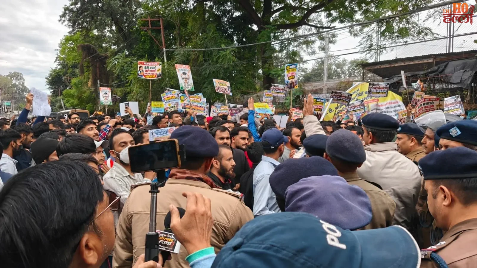 dehradun-berojgar-yuva-sachivalaya-kooch-pradarshan (2)