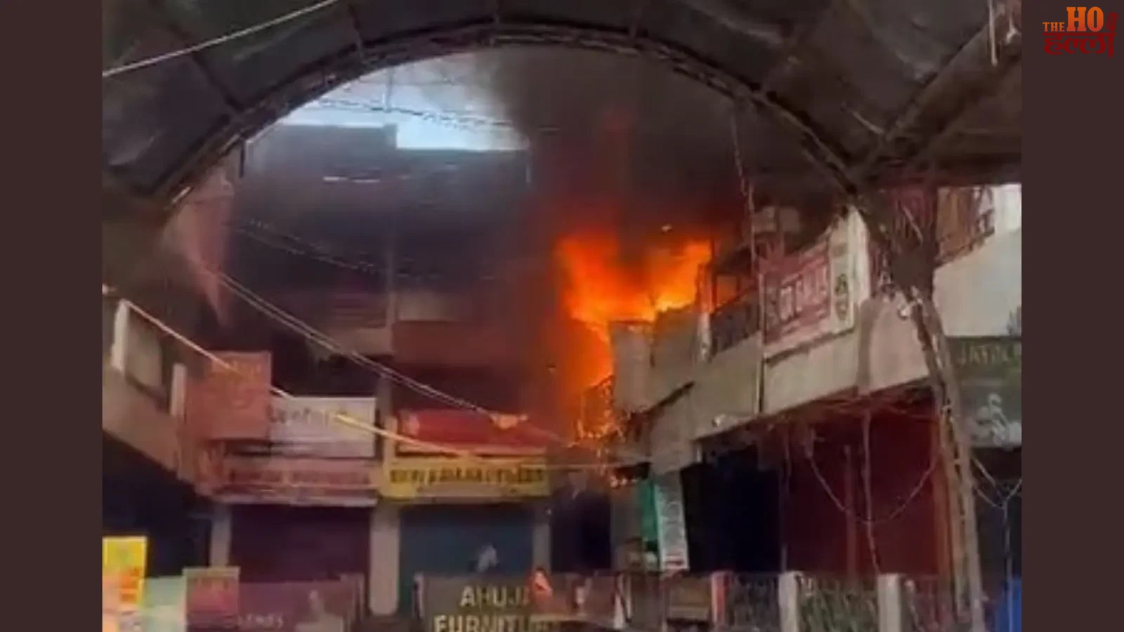 dehradun-moti-bazaar-fire-balaji-dress-emporium-short-circuit