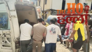 खाई में गिरीं दो कारें : एक की गई जान, पांच लोगों की अटकीं सांसें, SDRF टीम ने रेस्क्यू कर बचाया