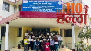 छात्रों ने समझी रेशम उत्पादन की हाईटेक वैज्ञानिक तकनीक, कई संस्थानों का किया भ्रमण
