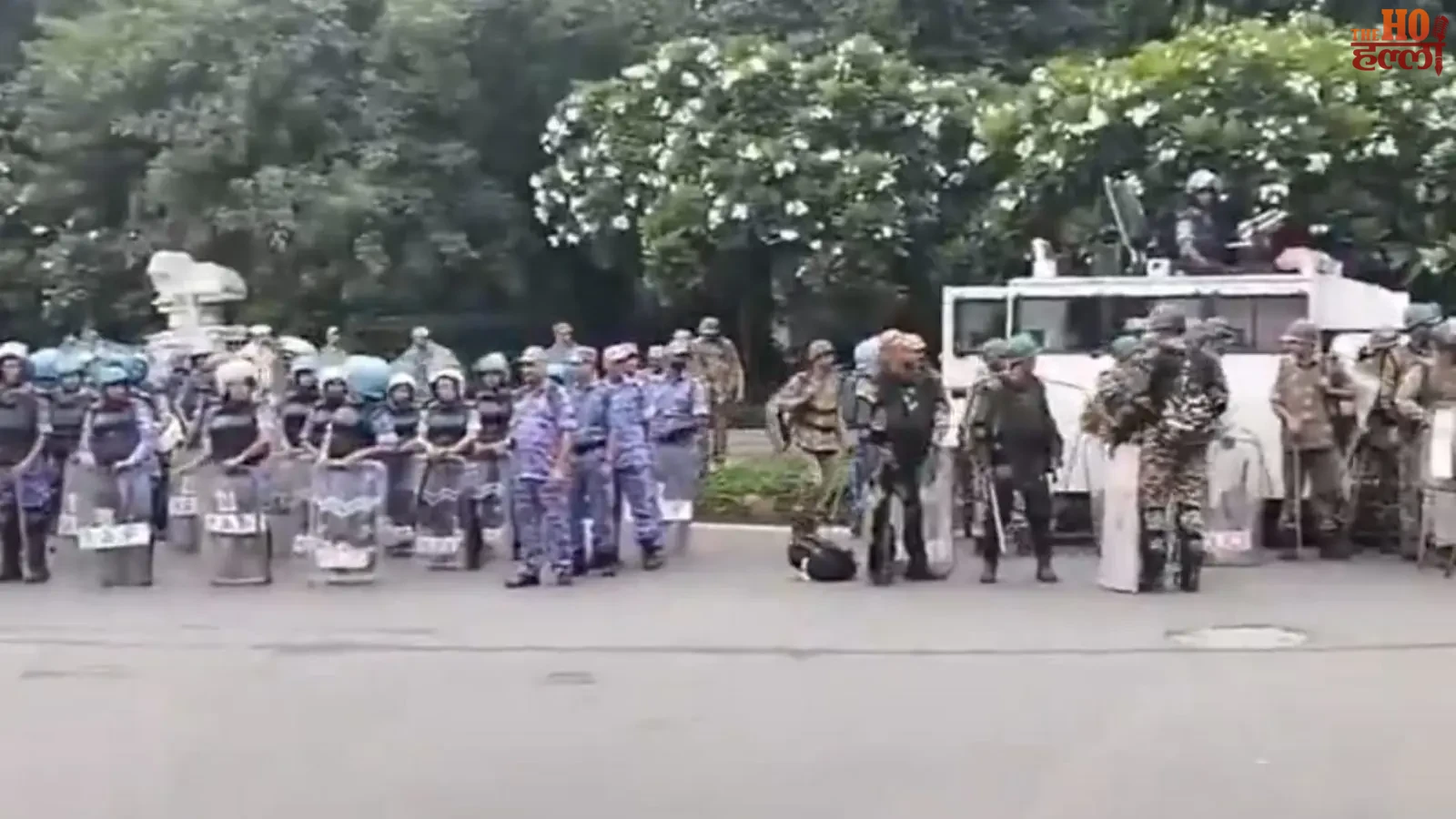 delhi-protest-security-trains-cancelled-metro-stations-closed (3)