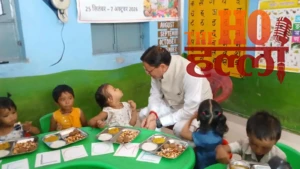धामी का ‘आंगन मिलन’ में महिलाओं से संवाद, नन्हे-मुन्ने बच्चों के साथ बिताया समय, आंगनबाड़ी कार्यकर्ता सम्मानित