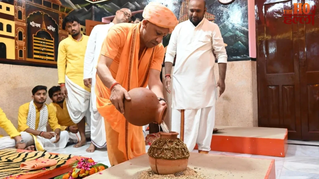 Gorakhpur News : गोरखनाथ मंदिर में योगी ने की कलश स्थापना, भीम सरोवर से निकली कलश यात्रा