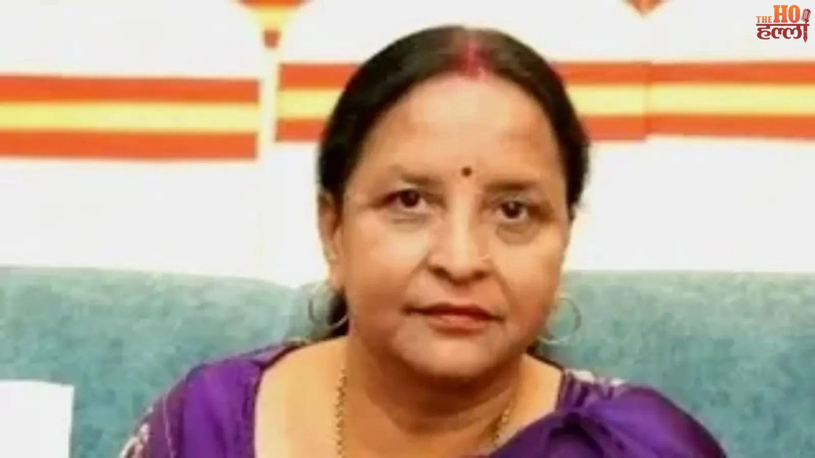 गोरखपुर के बेलीपार क्षेत्र में सगाई से लौट रहे दंपती पर हुए हमले और सड़क हादसे की जांच करती पुलिस टीम