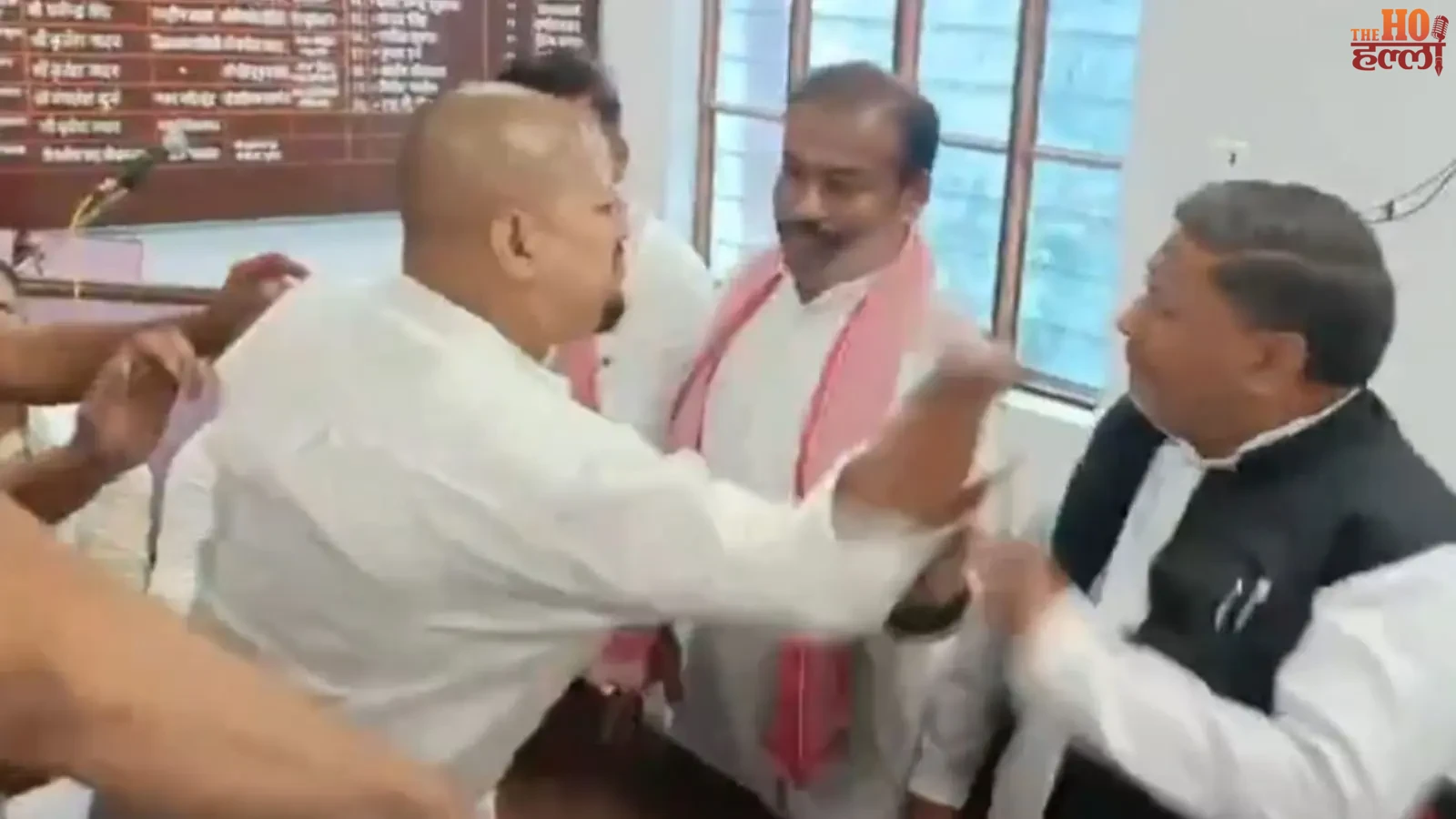 gorakhpur-news-samajwadi-party-press-conference-fight-ram-nagina-sahani (2)