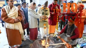 Uttrakhand News : बदरीनाथ धाम में राज्यपाल ने नवाया शीश, बोले- देवभूमि की पहचान सुरक्षित रखना सबकी जिम्मेदारी