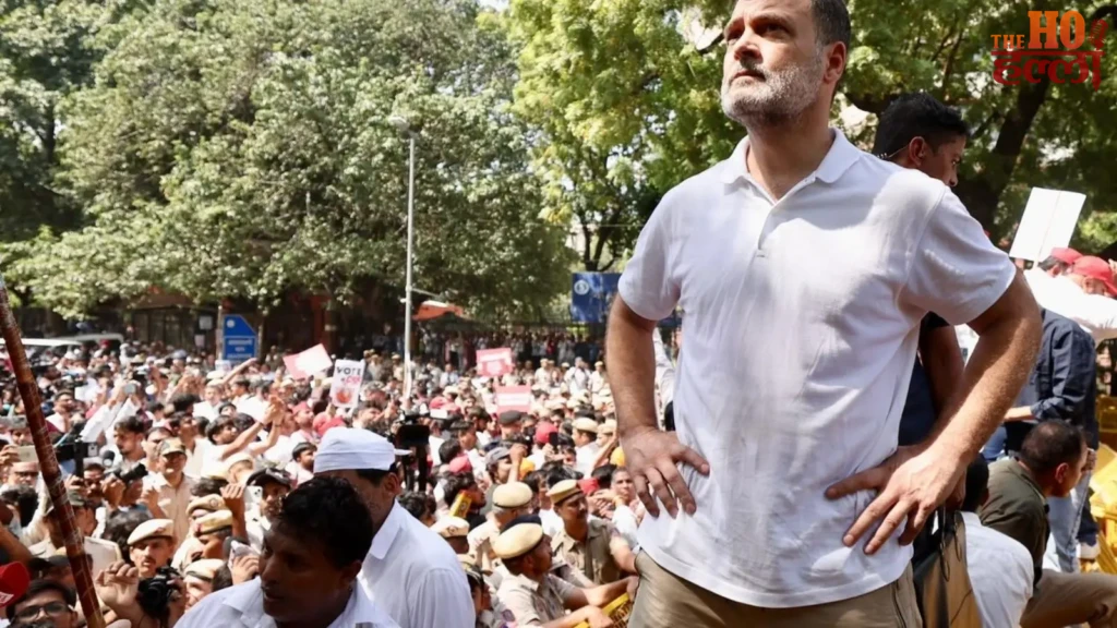 लोकतंत्र बचाओ मार्च : CEC ज्ञानेश कुमार के खिलाफ विपक्ष की हुंकार, बैरिकेड पर चढ़े राहुल-प्रियंका, हिरासत के बाद भी नहीं थमा प्रदर्शन