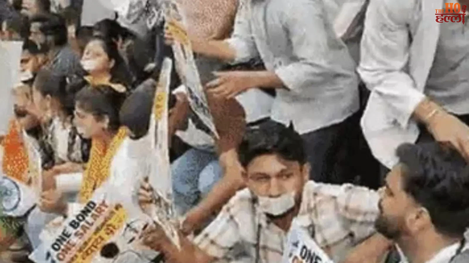 lucknow-bonded-doctors-protest-one-bond-one-salary-acp