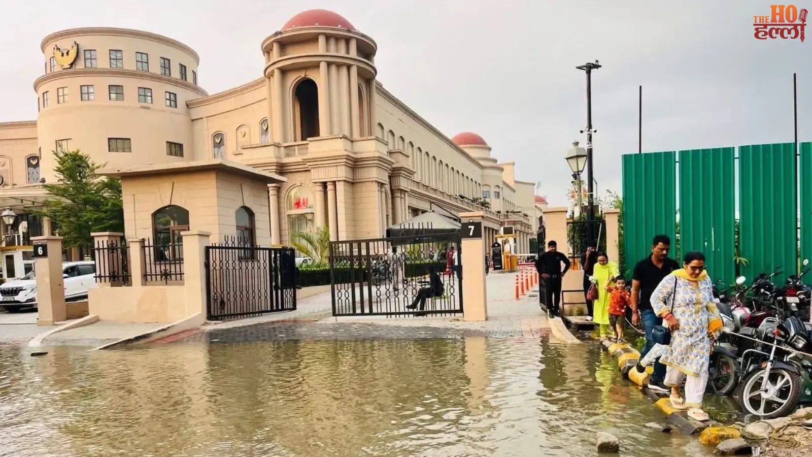 lucknow-flood-news-gomti-river-water-enters-palassio-mall-ekana-stadium-iiit (2)