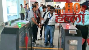 Lucknow Metro : दृष्टि की बाधा नहीं बनेगी सफर में रोड़ा! विद्यार्थियों ने सीखे सुरक्षित यात्रा के गुर