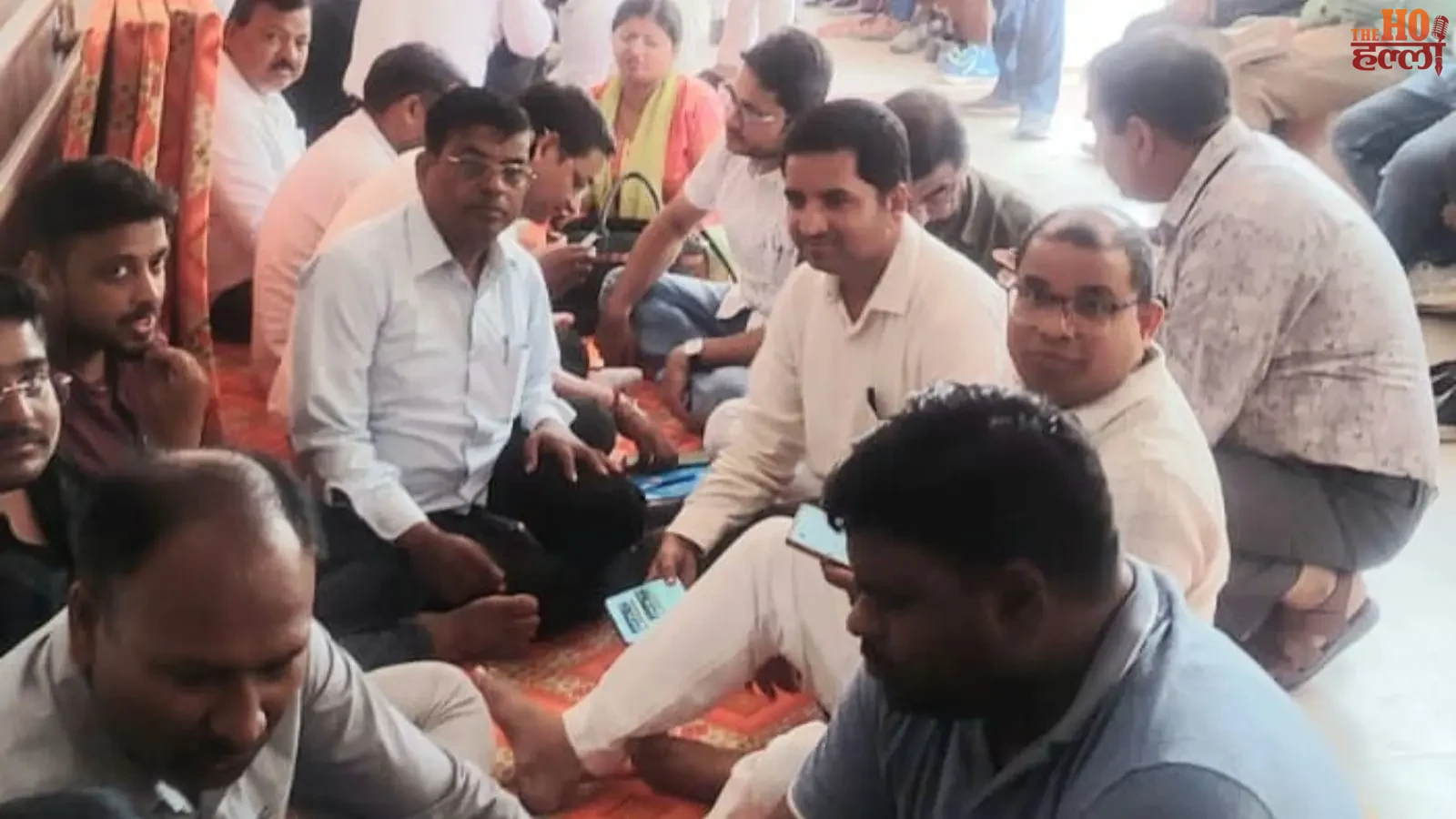 lucknow-news-lekhpalon-ka-andolan-samadhan-diwas-ka-boycott-2800-grade-pay