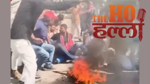 Lucknow में सियासी संग्राम: CEC ज्ञानेश कुमार के खिलाफ सड़क पर उतरे सपा कार्यकर्ता, फूंका पुतला