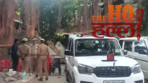 Lucknow Triple Murder Case : DGP पहुंचे पीड़ित परिवार के घर, फास्ट ट्रैक कोर्ट में चलेगा केस, दो आरोपियों के एनकाउंटर की मांग