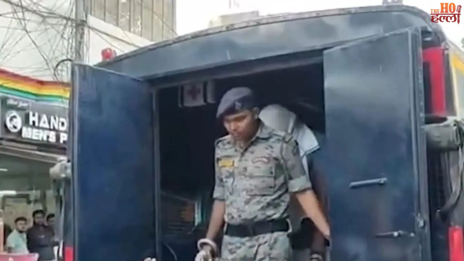 prayagraj-news-atiq-shooter-armaan-sent-to-14-day-jail-remand-preparation (2)