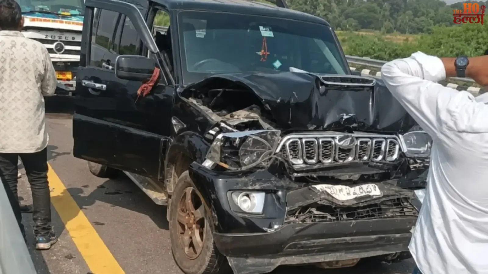 rahul-gandhi-sultanpur-convoy-accident-news